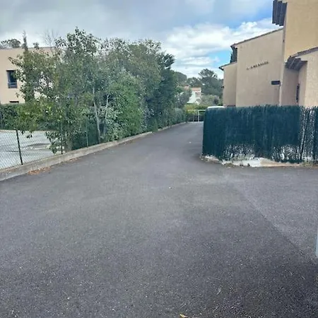 Apartment Rez De Jardin & Saint-Raphael (Var)